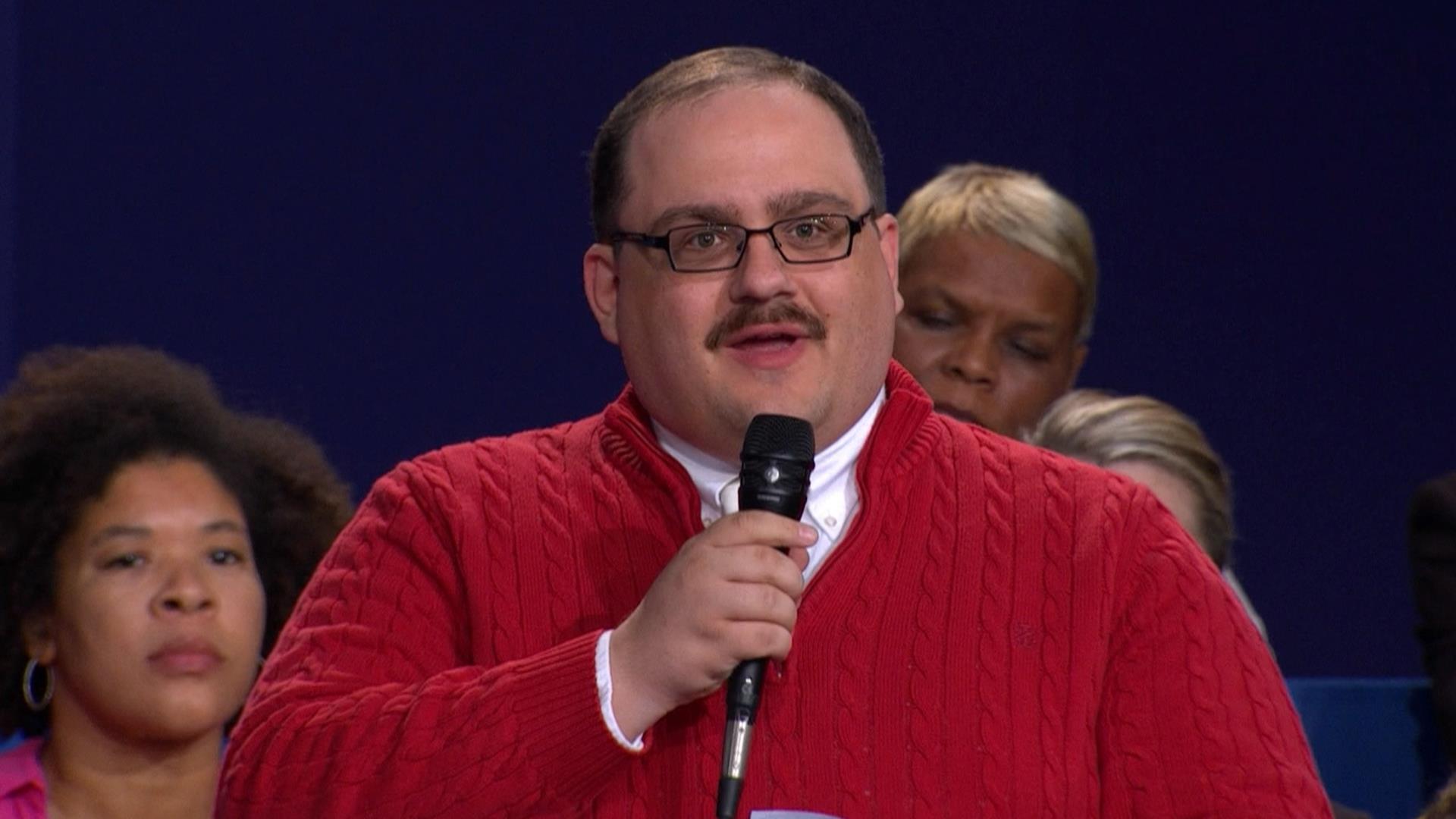 Man in the red sweater, Ken Bone, dubbed 'winner' of second ...