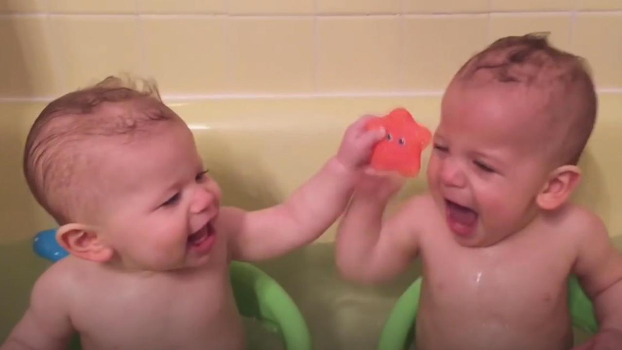 Bath time is the best time for these adorable twins