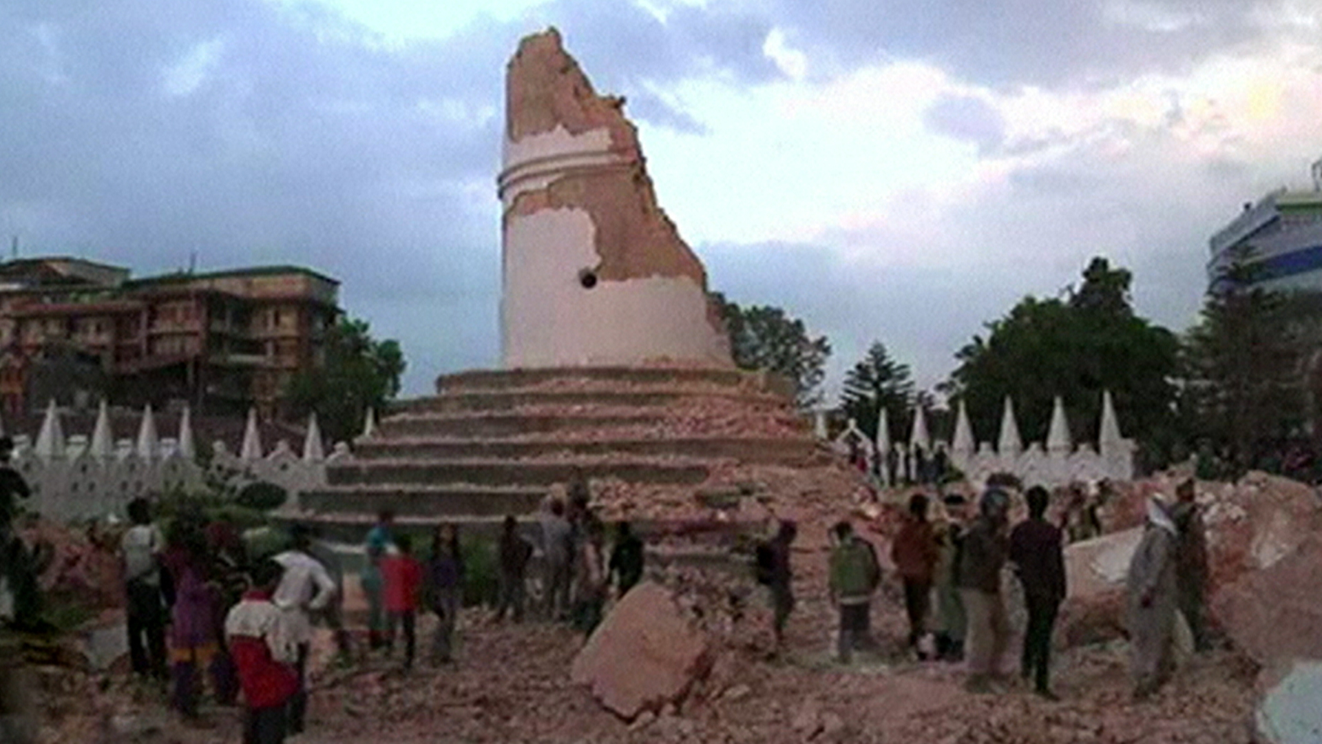 Nightmare Waiting to Happen: Quake Experts Gathered in Nepal a.