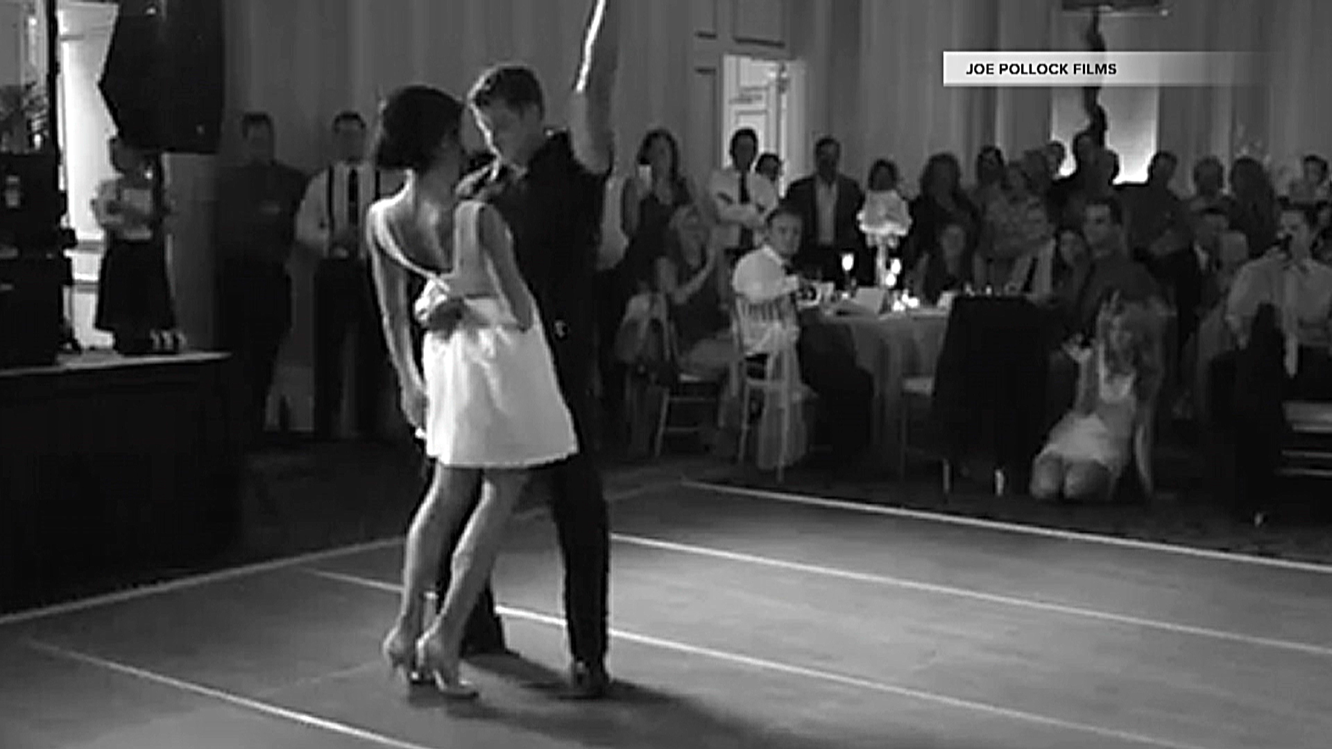 Newlyweds recreate famous 'Dirty Dancing' scene for wedding