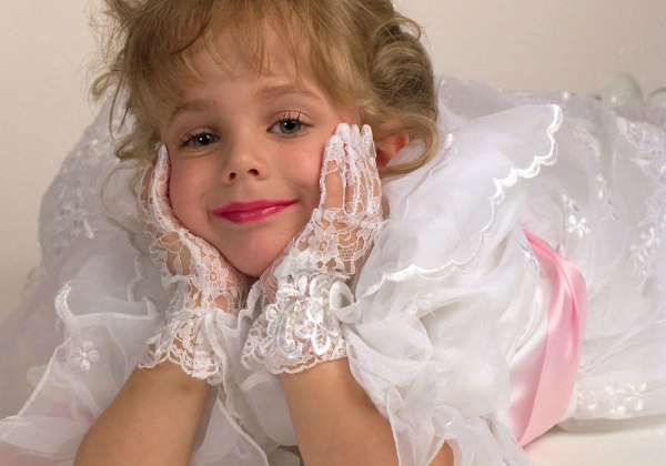 Court papers: Grand jury in 1999 sought to indict JonBenet Ramsey's parents