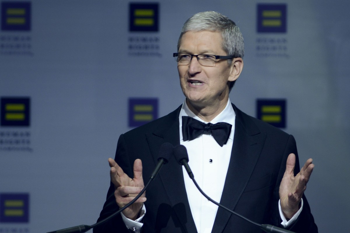 Tim Cook Honored With LGBT Advocacy Award