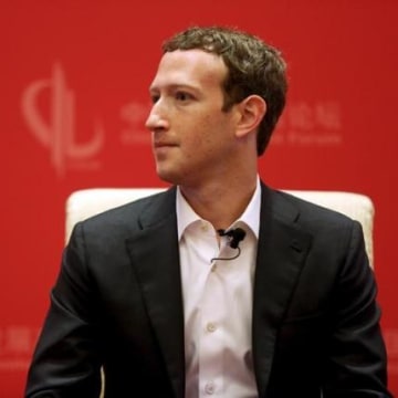 Zuckerberg&#x27;s Social Media Accounts Hacked, Password Revealed as &quot;Dadada&quot;