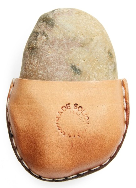 nordstrom-made-solid-pouch-rock-inline-today-161206_cd9314cc5654d8d735a3ca62d2e3025a.today-inline-large.jpg