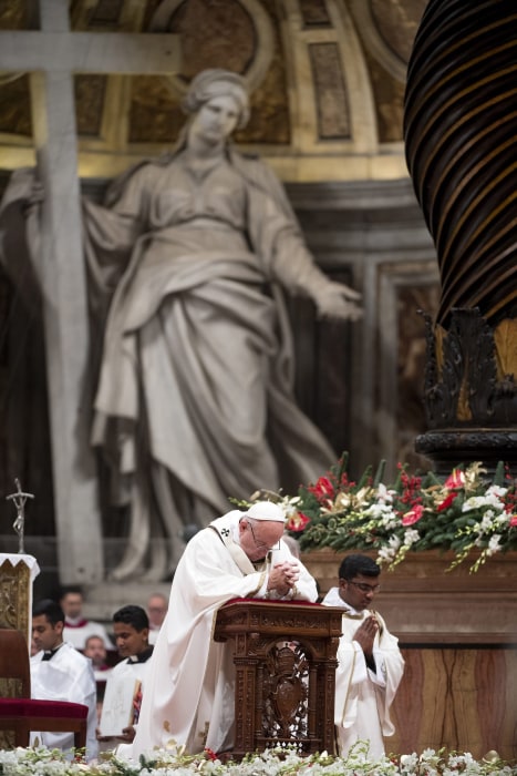 Image: Pope Francis' Christmas Midnight Mass