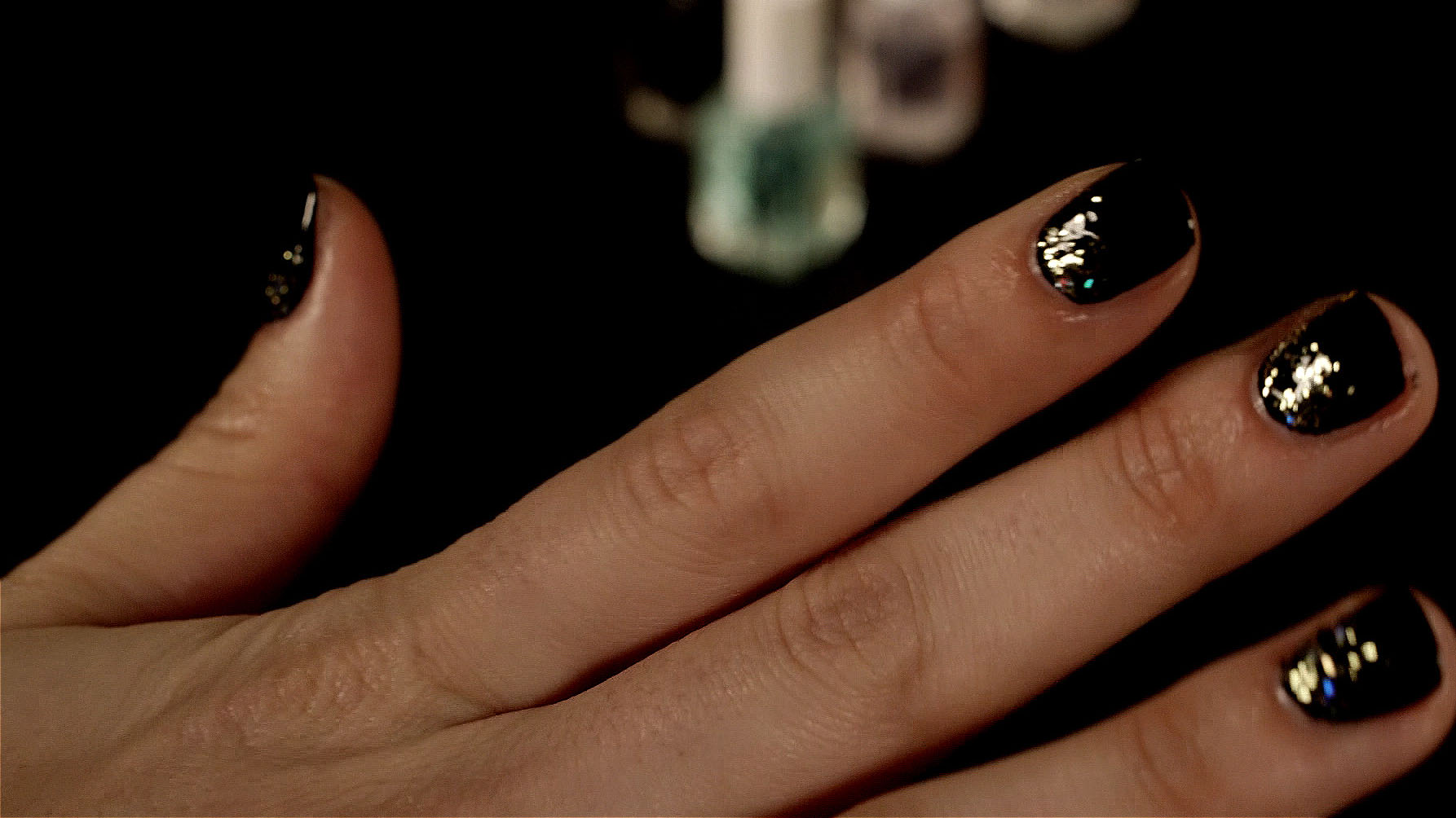 4. "Sparkly New Year's Eve Nail Art Design" - wide 4
