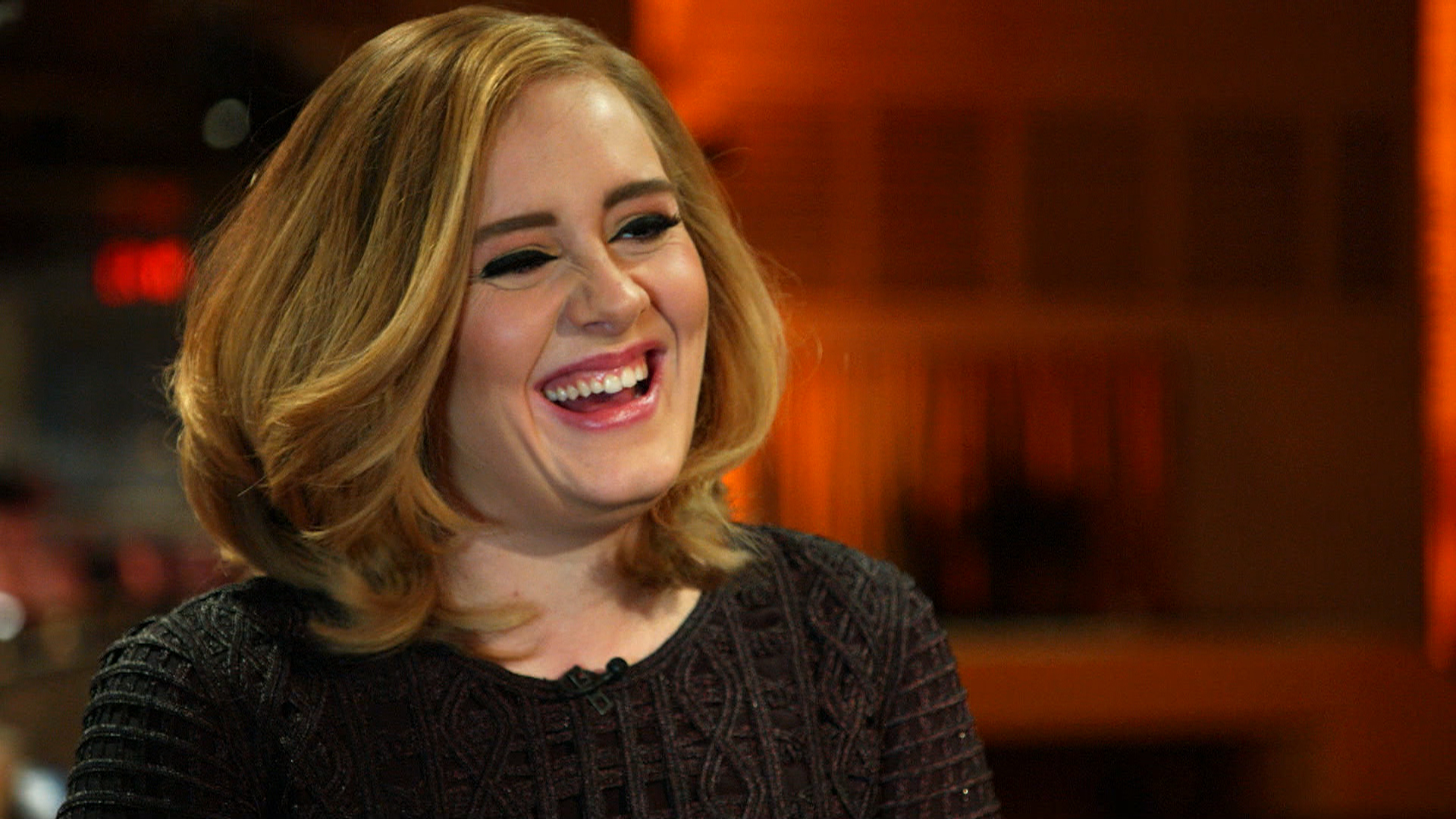Adele debuts new haircut on the 'X Factor' UK1920 x 1080