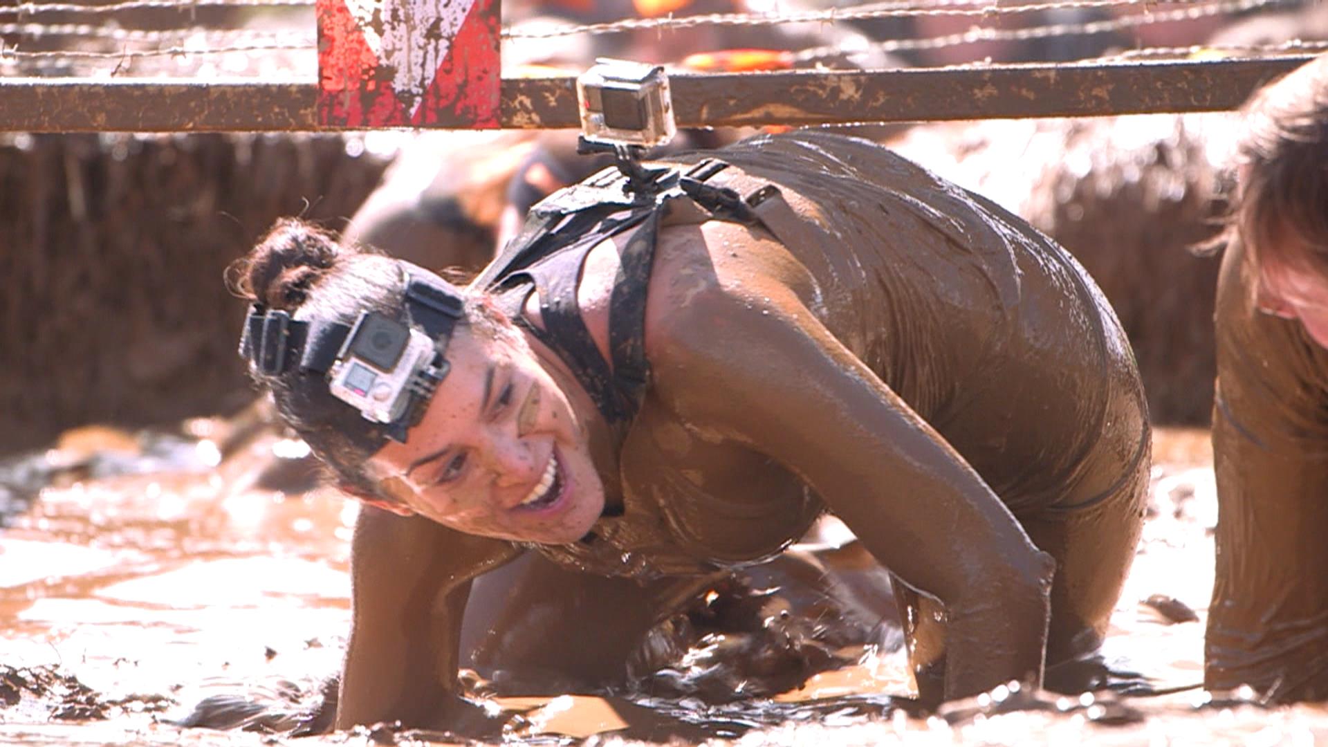 Watch TODAY’s Donnadorable tackle the Tough Mudder obstacle course - TODAY.com