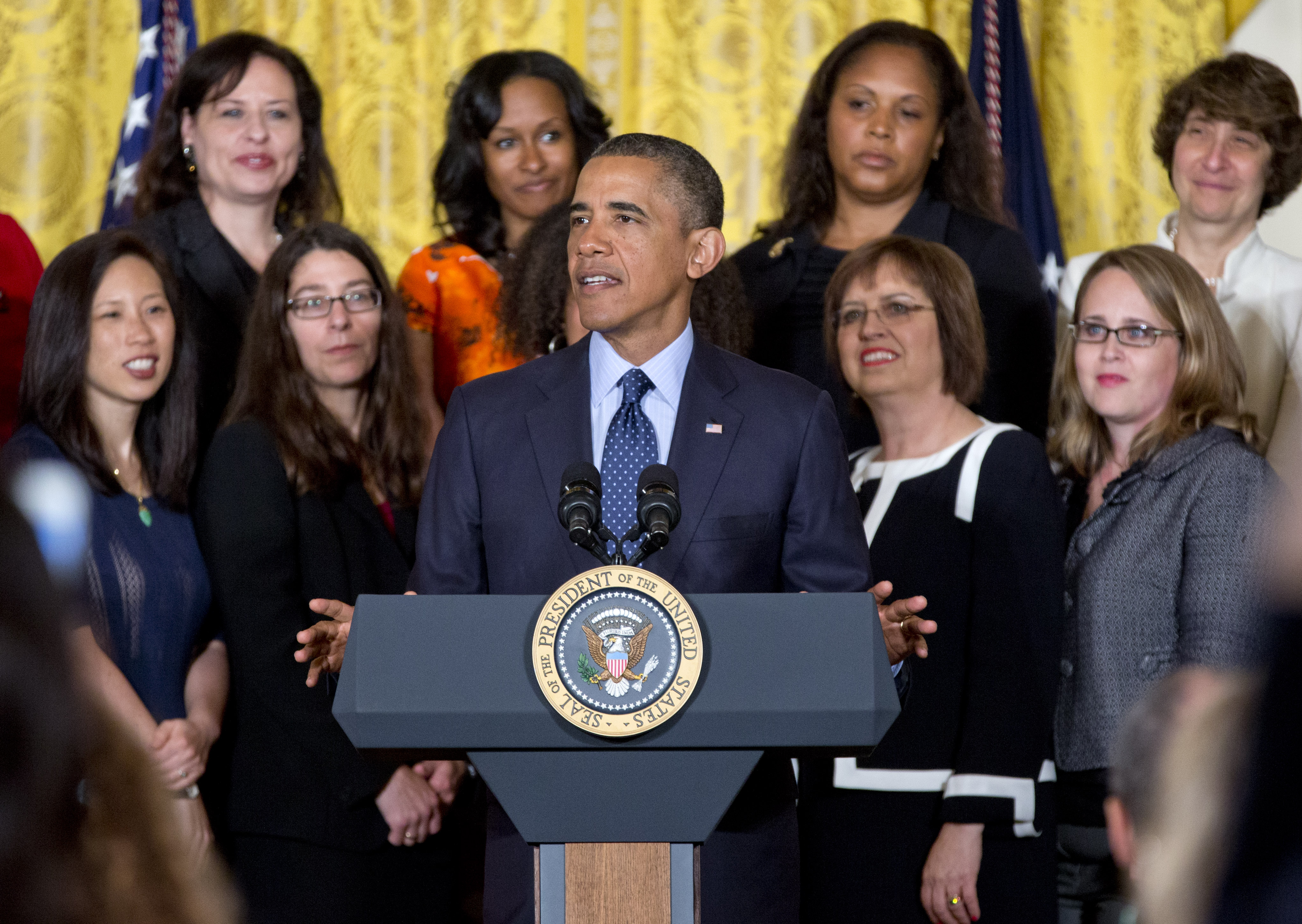 Obama: women 'bringing home home the bacon' is 'nothing to panic about'