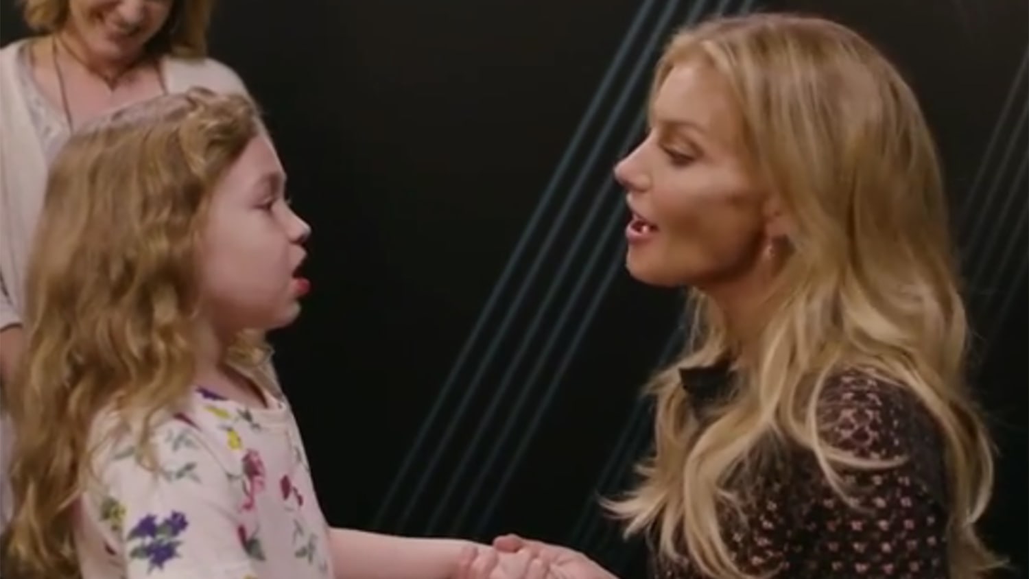 Faith Hill’s duet with young fan is the cutest thing you’ll see today - TODAY.com