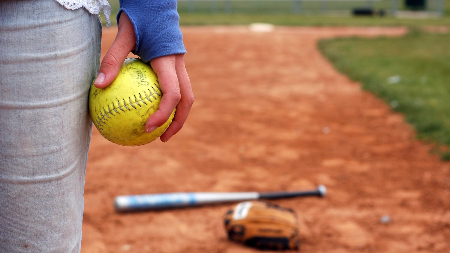 Snapchat post ends World Series bid for girls' softball team - TODAY.com