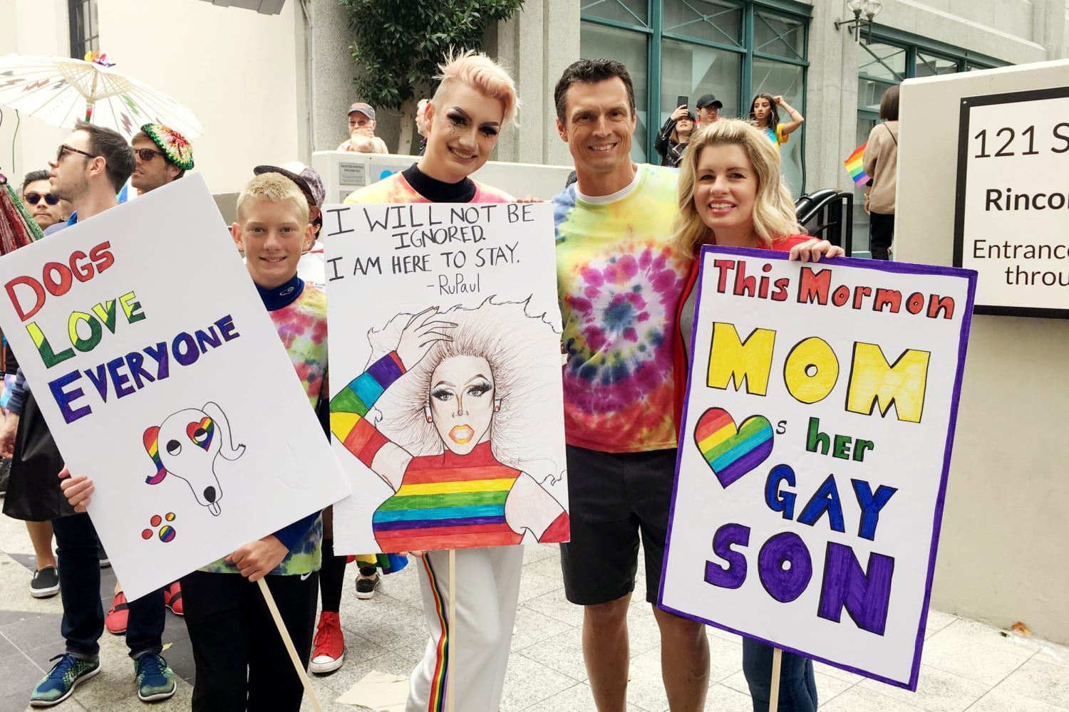 Jamie Lee Curtis buys rights to memoir of gay wedding 'stand-in-mom'