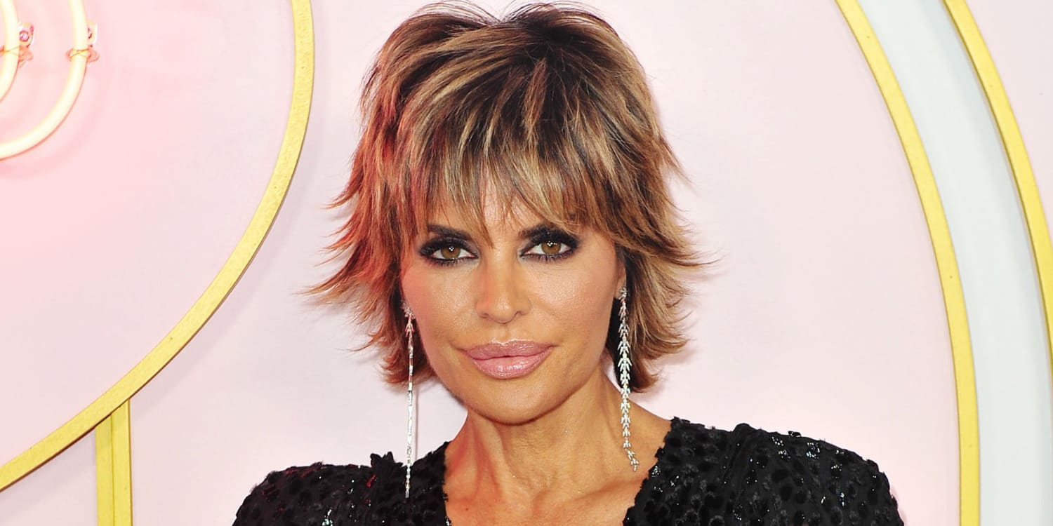 real housewives' star lisa rinna rocks new hairstyle with