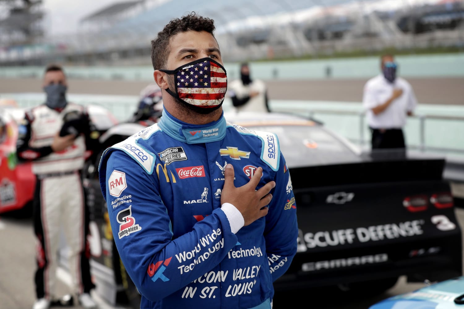Noose Found In Bubba Wallace S Garage Stall Nascar Says