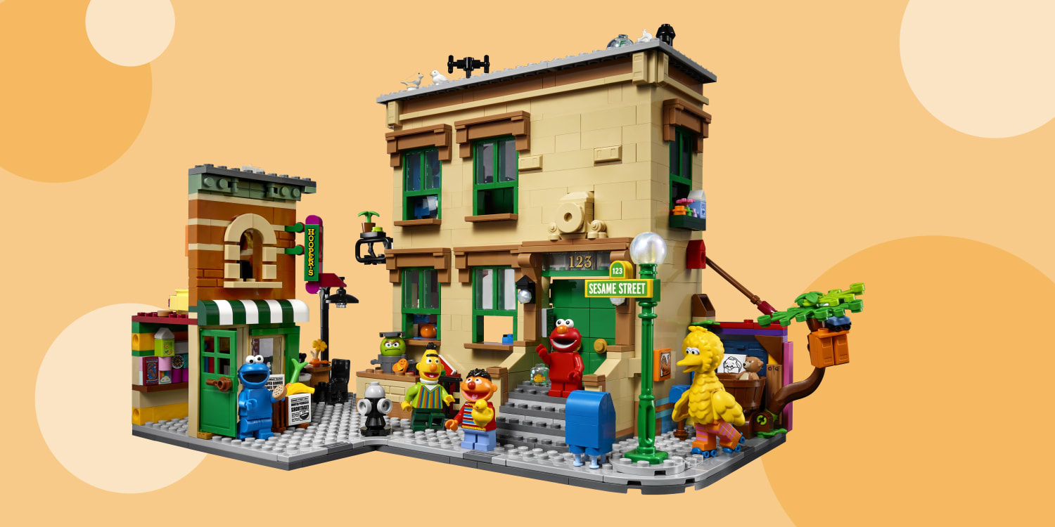 First Ever Sesame Street Lego Set Comes Out On November 1