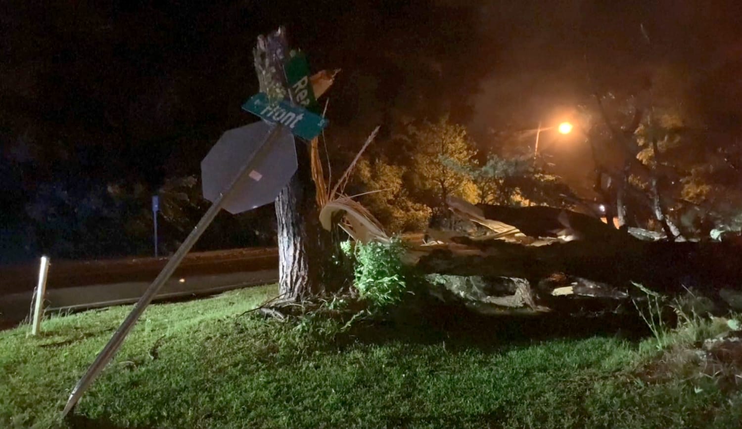 ‘Large and Extremely Dangerous’ Tornado Hits Northeastern Mississippi