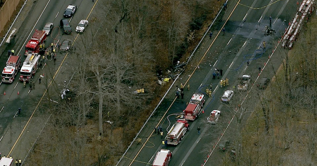 Investment bankers die in NJ highway plane crash