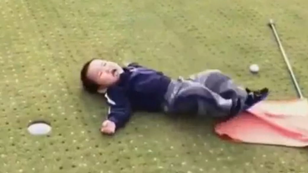 Watch: Boy flips out after missing short putt - TODAY.com