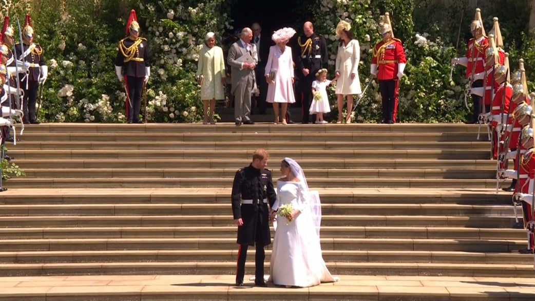 tdy_news_royals_wedding_leaving_chapel_180519_1920x1080.today-vid-canonical-featured-desktop.jpg