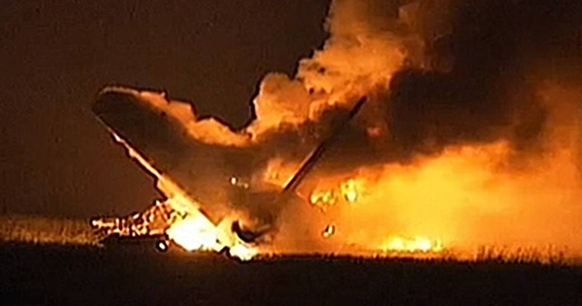 U.S Cargo Plane 747 Crashes in Bagram Airfield (FSX) - YouTube