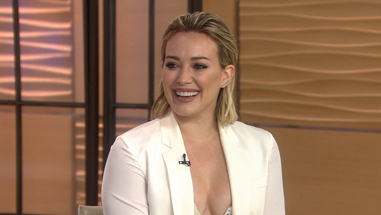 Hilary Duff S Hilarious 90s Glamour Shot Is Nothing Short Of