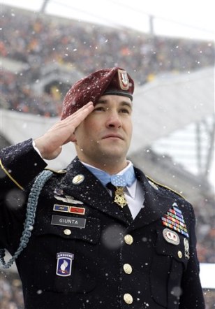 War hero's tour: A soldier adjusts to fame - US news - Life - Military ...