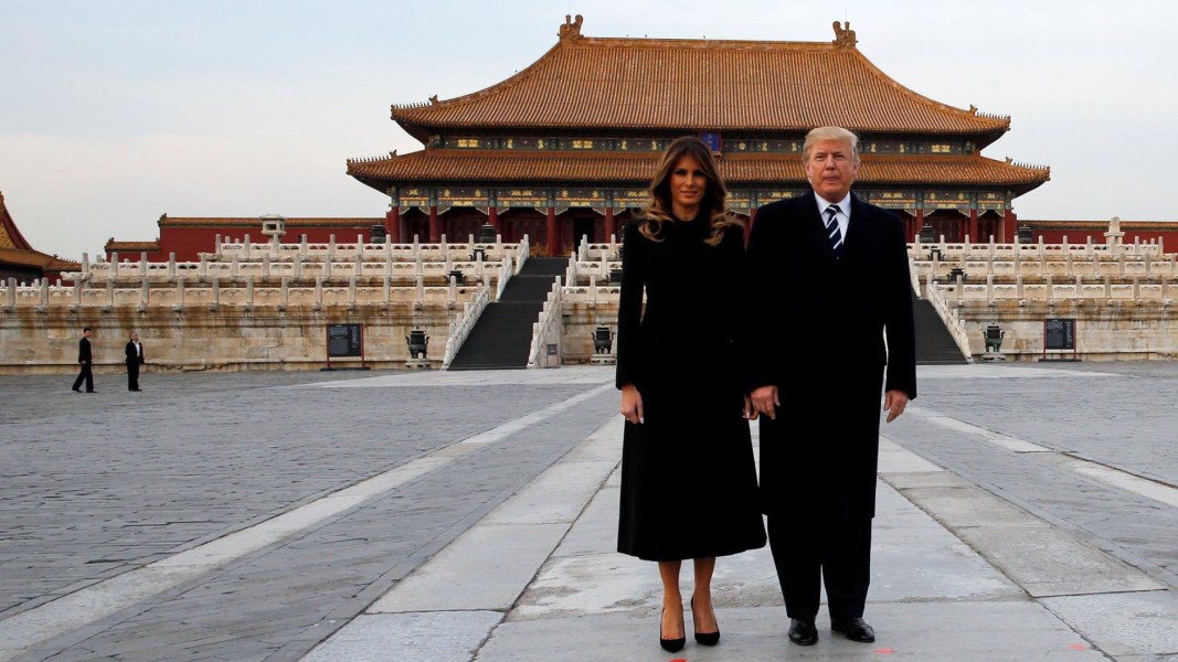 President and First Lady Tour Beijing's Forbidden City