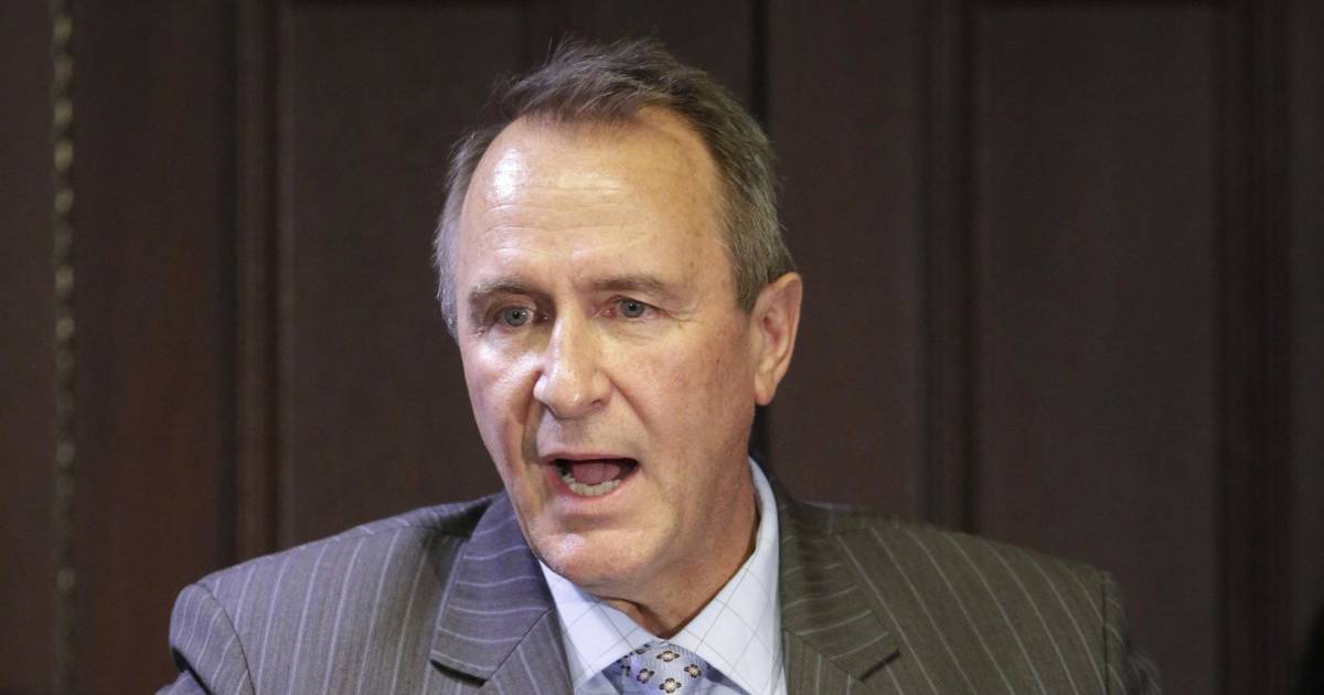 2 ex-Utah attorneys general charged with bribery | Daily 