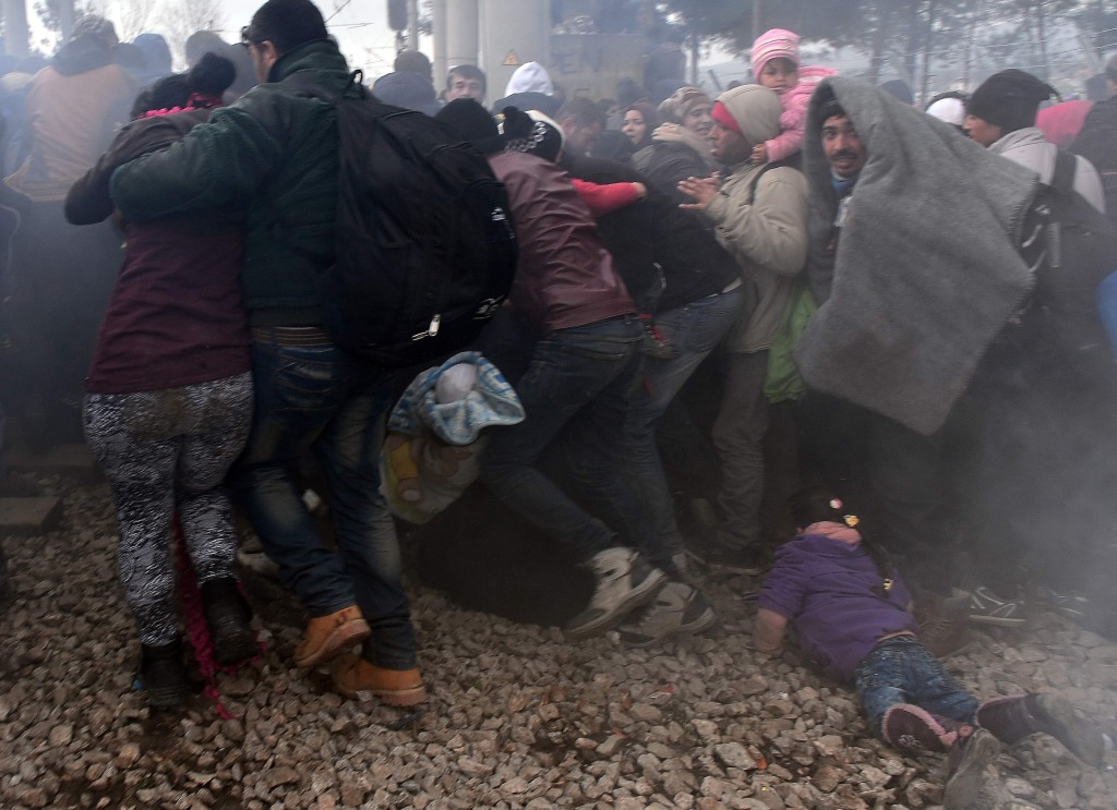 ss-160229-greece-macedonia-migrants-mn-09_85909cf563c7a73274a3d5afe7dbc13e.nbcnews-ux-1024-900.jpg