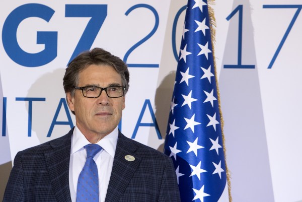 Funny: Russian Prankster Convinced Rick Perry He Was Speaking to Ukraine Prime Minister 170510-rick-perry-ac-940p_d2f3963acebe3c8dd453a29e7480ad1f.nbcnews-ux-600-480
