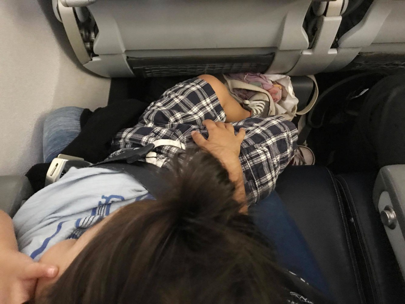 United makes woman hold son on her lap for 3-hour flight