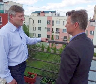 Lawyer Probing Russian Corruption Says His Balcony Fall Was 'No Accident'