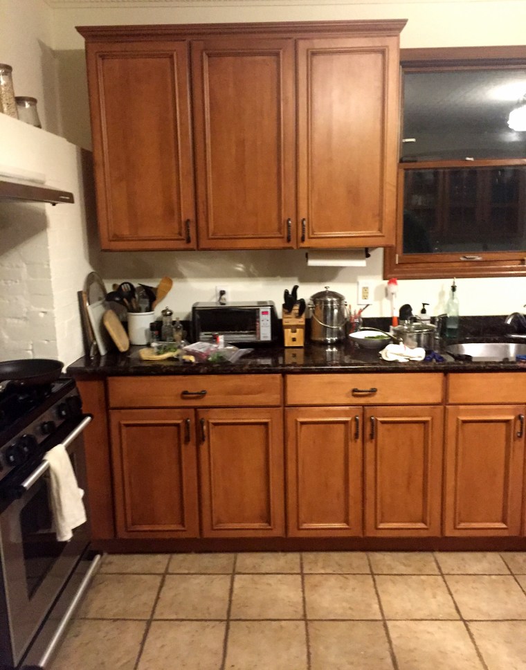 How 500 And Some Chalk Paint Totally Transformed This Kitchen