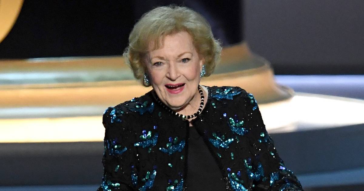 Betty White, 96, steals the show, earns standing ovation ...