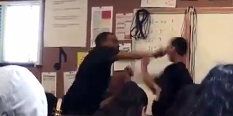 Imagen: Profesor golpea a estudiante
