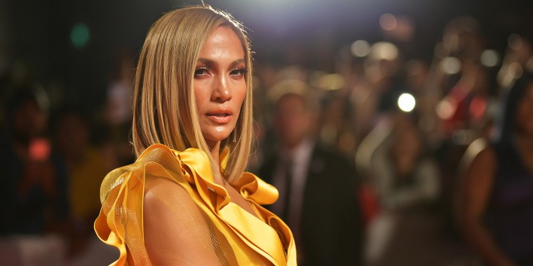 Jennifer Lopez Debuts Blond Lob Haircut At Hustlers Premiere