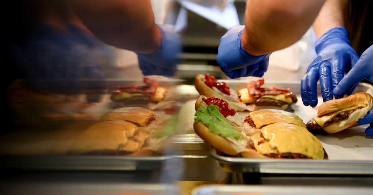 Consumer groups rate fast-food chains on their use of beef produced with antibiotics