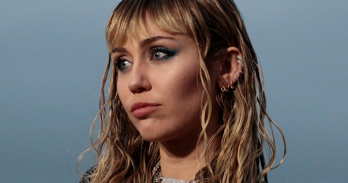 Miley Cyrus mourns death of her dog Mary Jane: 'A true queen'