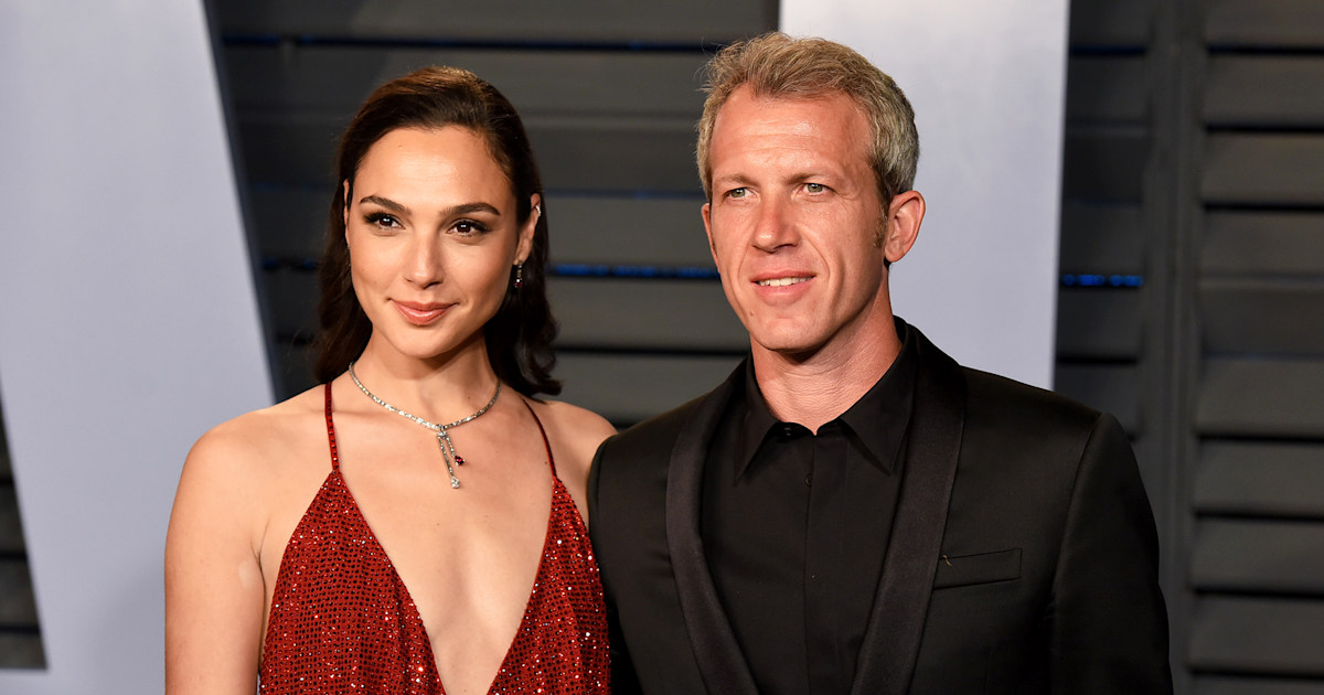 See Gal Gadot S Husband And Daughters Cameo In Wonder Woman 1984 As producers, we want to help bring stories that have inspired us to life, gadot and varsano told deadline. daughters cameo in wonder woman 1984
