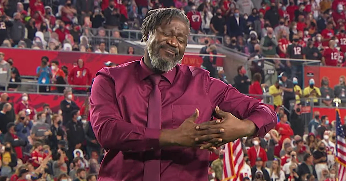 ASL interpreter steals show during Super Bowl national anthem