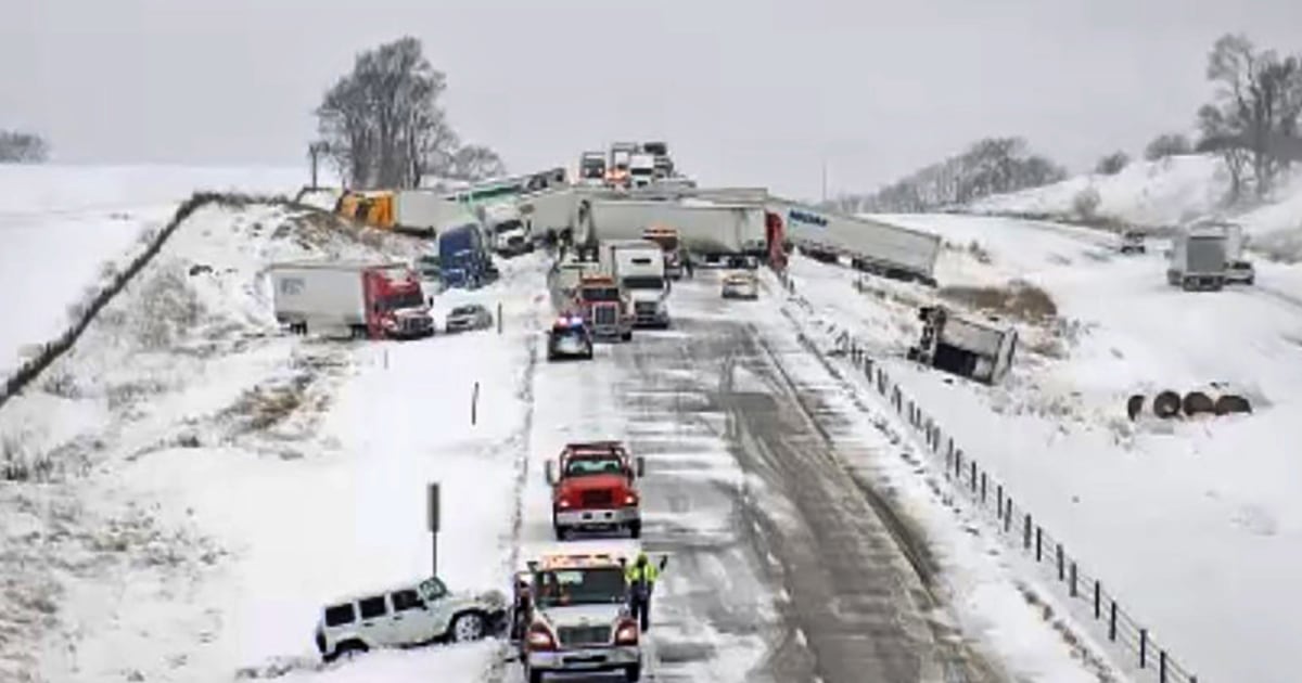 Nearly 40 vehicles involved in pileup that left several people injured in Iowa
