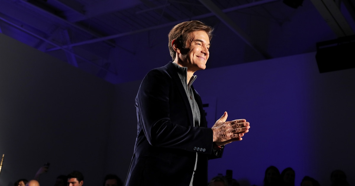 Dr. Oz enters medical mode to help save the man who passed out at the airport