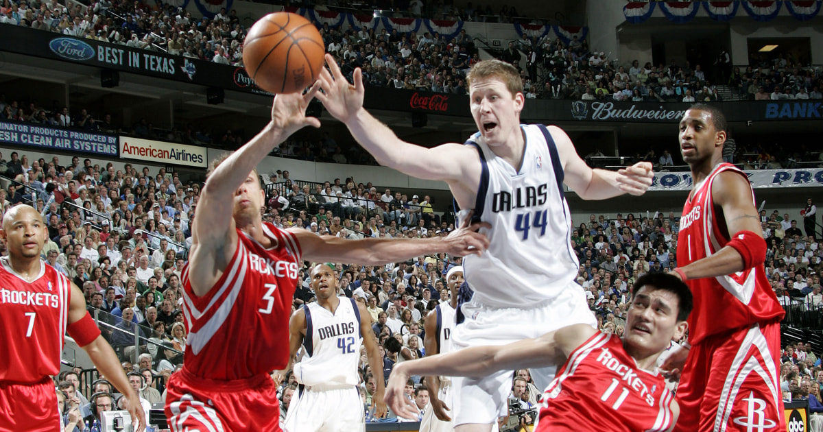 Former Mavericks player Shawn Bradley paralyzed after being hit by a vehicle