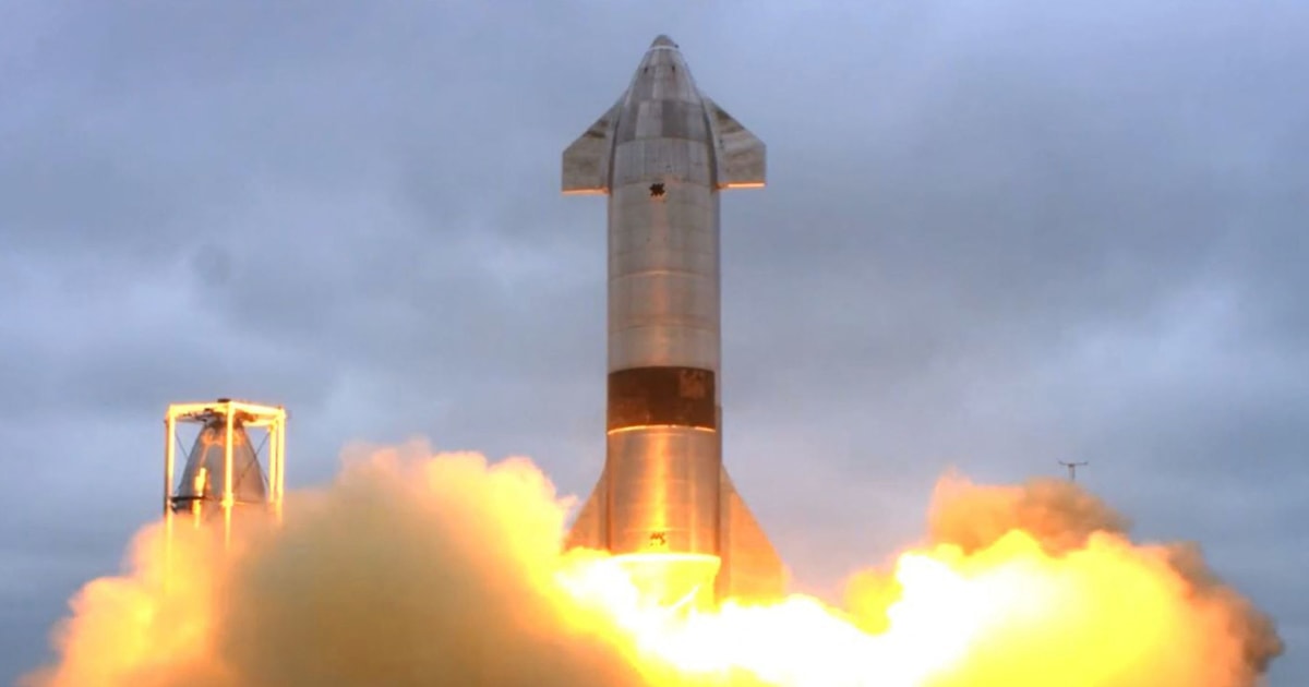 SpaceX ha lanciato e fatto atterrare l’astronave con il suo primo volo di successo
